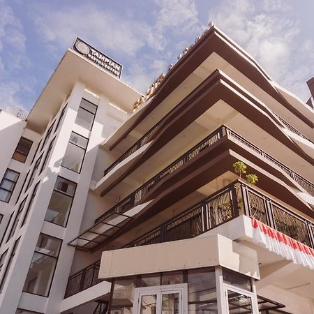 Fahira Hotel Syariah Bukittinggi Exterior photo