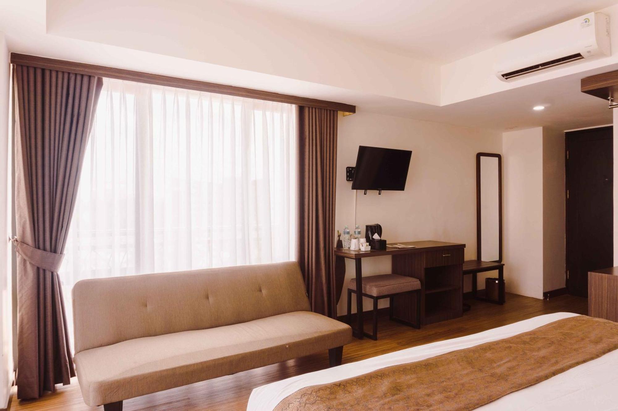 Fahira Hotel Syariah Bukittinggi Exterior photo